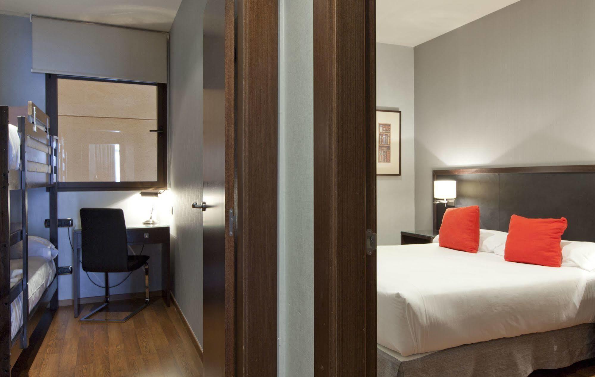 Suites Center Барселона Экстерьер фото